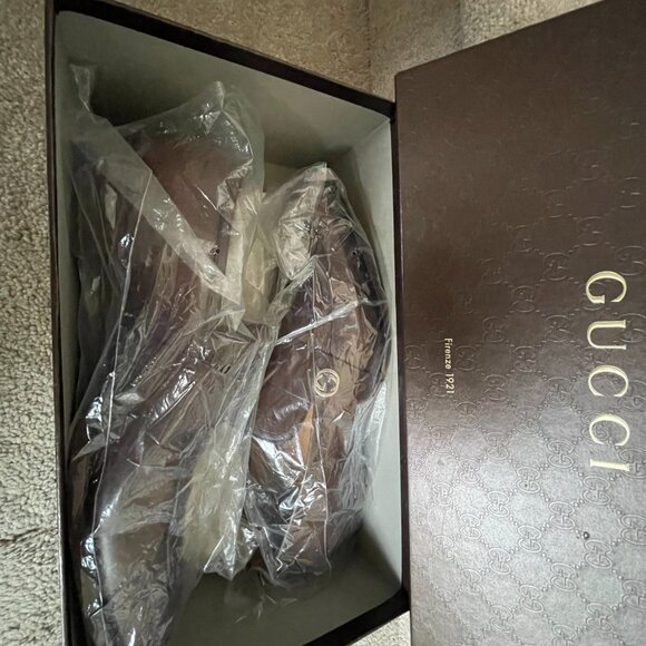 The GUCCI Broadwick GG Logo Strap Dark Brown Leather Loafers | 11+ - Picture 5 of 13